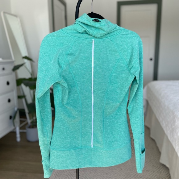 Victoria’s Secret Sea-foam green activewear sweater. - Picture 3 of 3